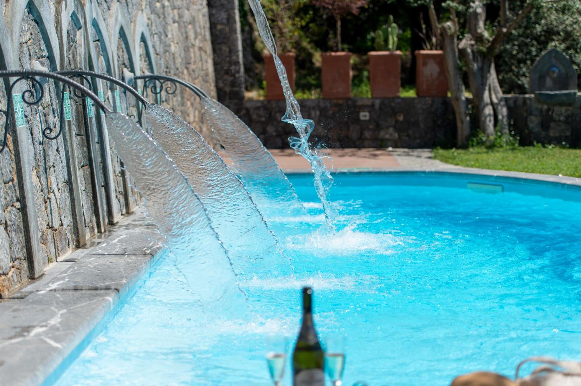 Le Contrade By Sosore Holiday Homes -Amalfi Coast Furore Værelse billede